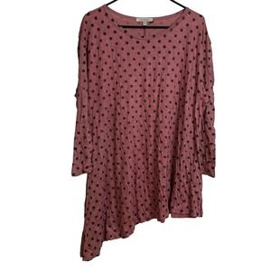 Jess and Jane Womens 1X Tunic Top Plus Pink Black Polka Dot Crinkle Asymmetrical